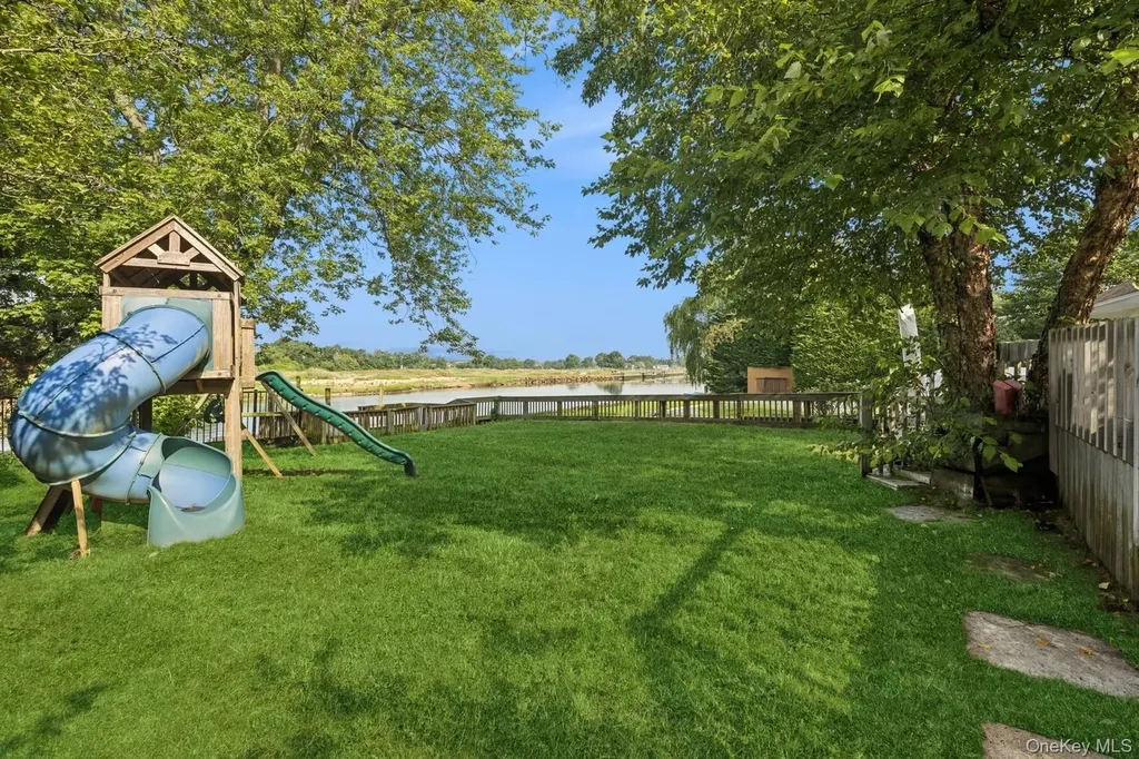 1016 Channel Drive Hewlett Harbor NY 11557