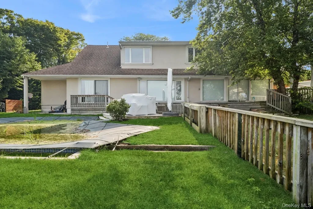 1016 Channel Drive Hewlett Harbor NY 11557