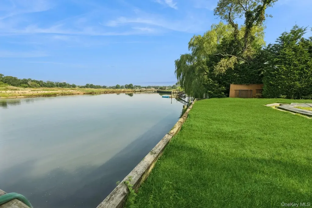 1016 Channel Drive Hewlett Harbor NY 11557