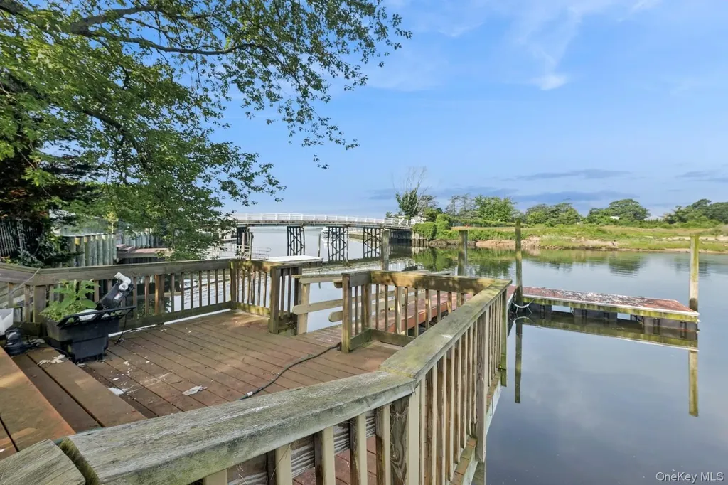 1016 Channel Drive Hewlett Harbor NY 11557