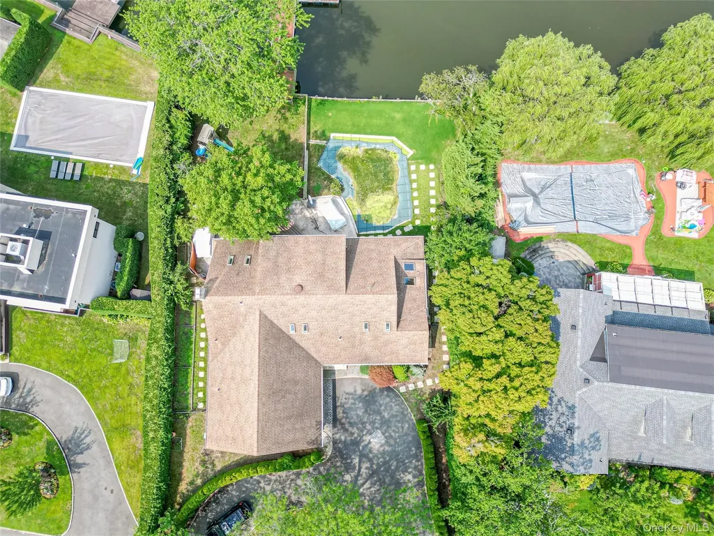 1016 Channel Drive Hewlett Harbor NY 11557