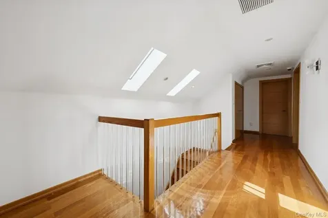 1016 Channel Drive Hewlett Harbor NY 11557