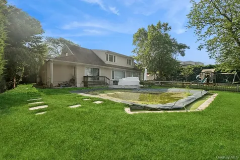 1016 Channel Drive Hewlett Harbor NY 11557