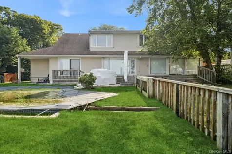1016 Channel Drive Hewlett Harbor NY 11557