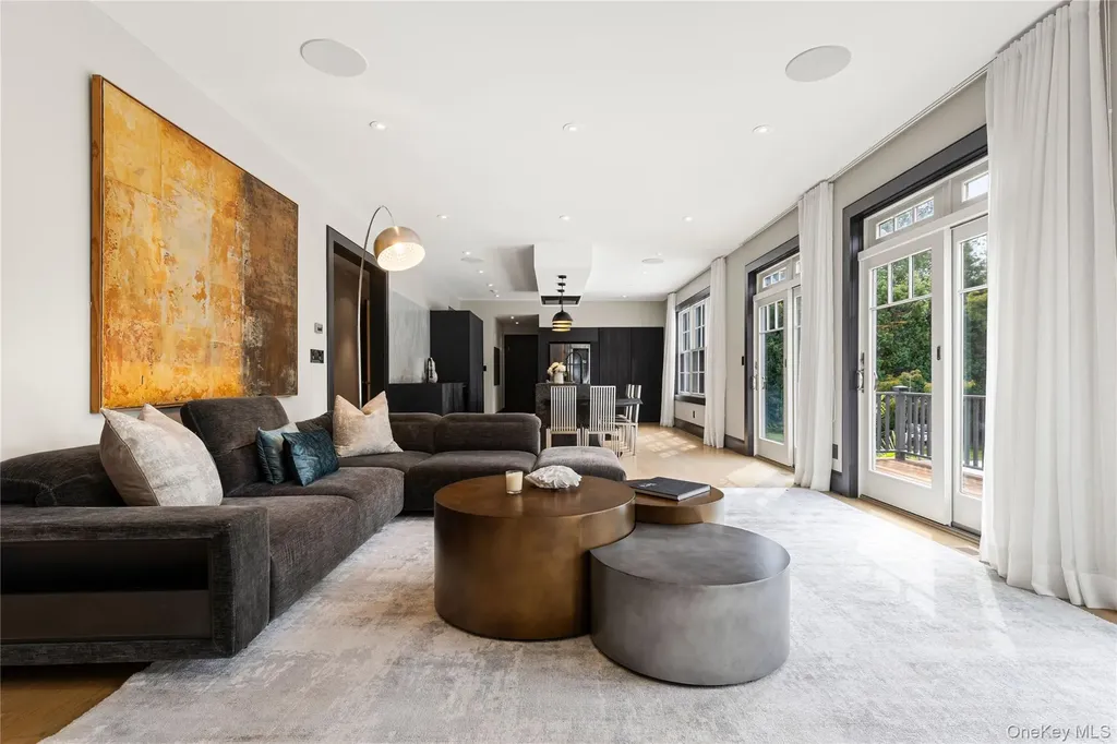 1015 Seven Oaks Lane Mamaroneck NY 10543