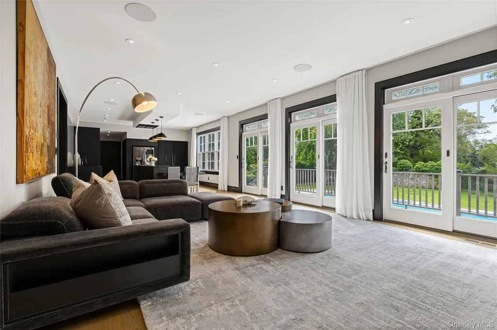 1015 Seven Oaks Lane Mamaroneck NY 10543