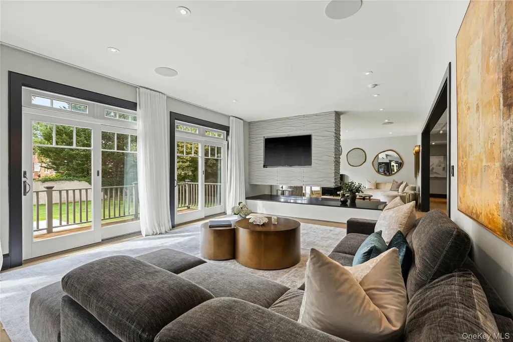 1015 Seven Oaks Lane Mamaroneck NY 10543