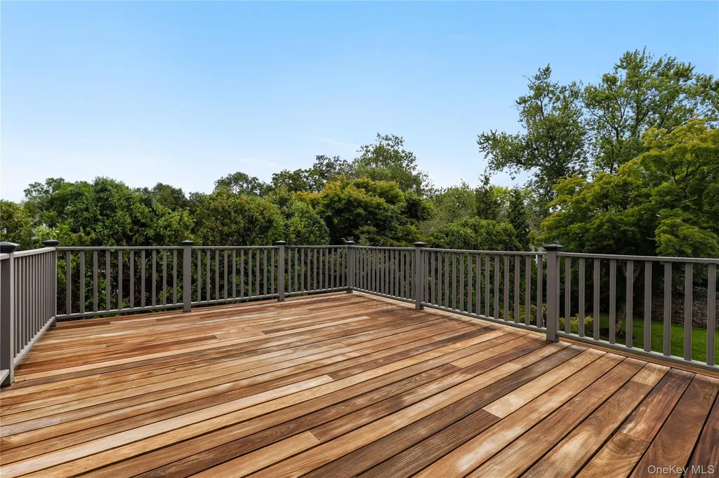 1015 Seven Oaks Lane Mamaroneck NY 10543