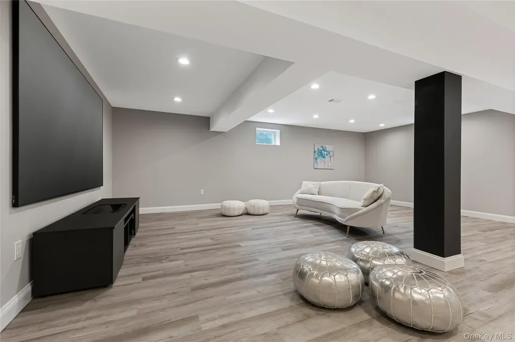 1015 Seven Oaks Lane Mamaroneck NY 10543