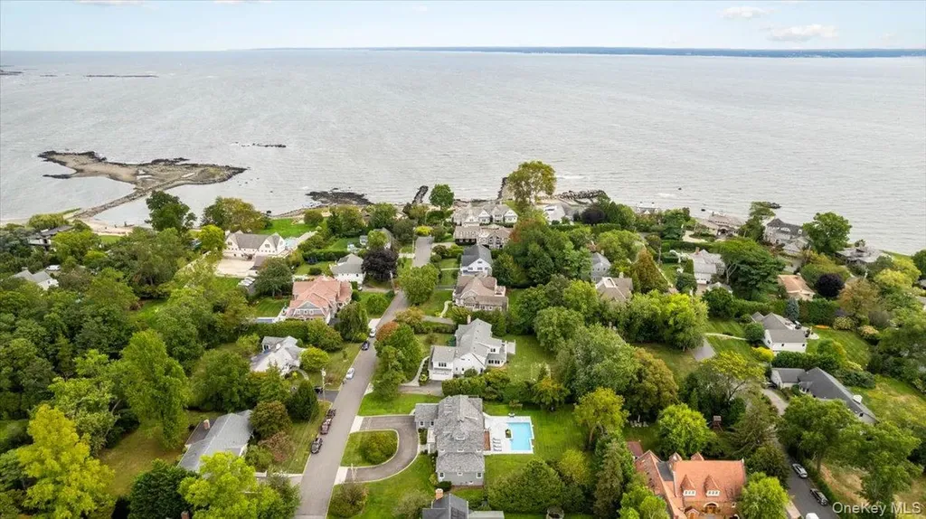 1015 Seven Oaks Lane Mamaroneck NY 10543