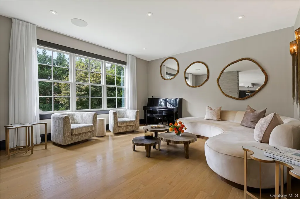 1015 Seven Oaks Lane Mamaroneck NY 10543