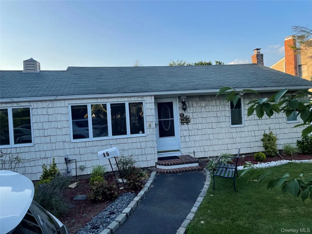 15 Bishoff Avenue Bethpage NY 11714