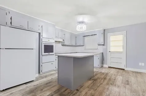 279 Mary Lou Avenue Yonkers NY 10703