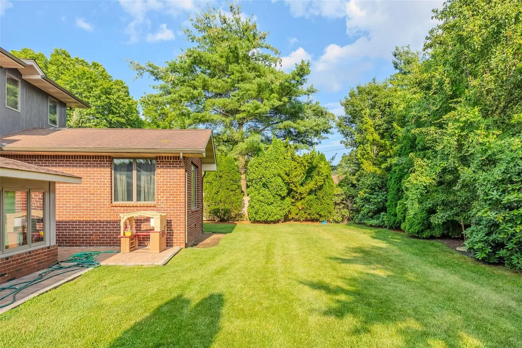 31 Morris Drive Syosset NY 11791