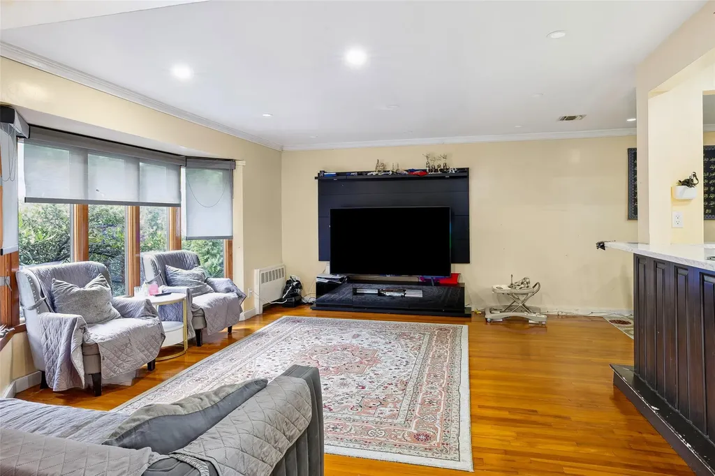 31 Morris Drive Syosset NY 11791