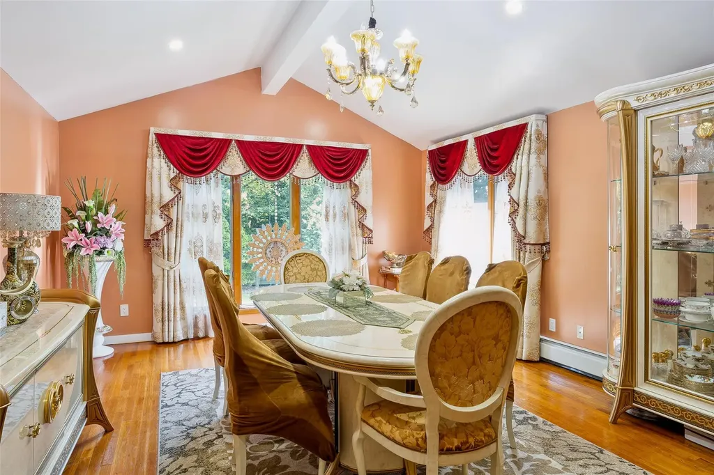 31 Morris Drive Syosset NY 11791