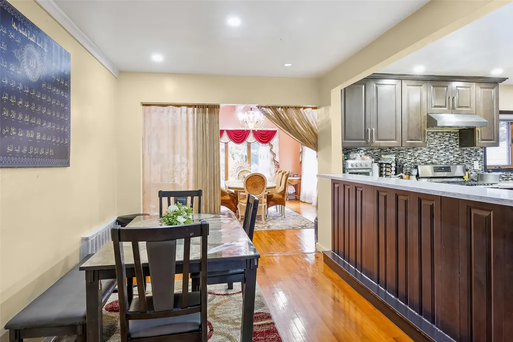 31 Morris Drive Syosset NY 11791