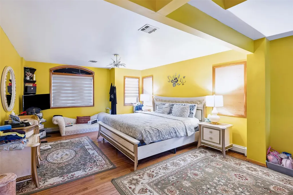 31 Morris Drive Syosset NY 11791