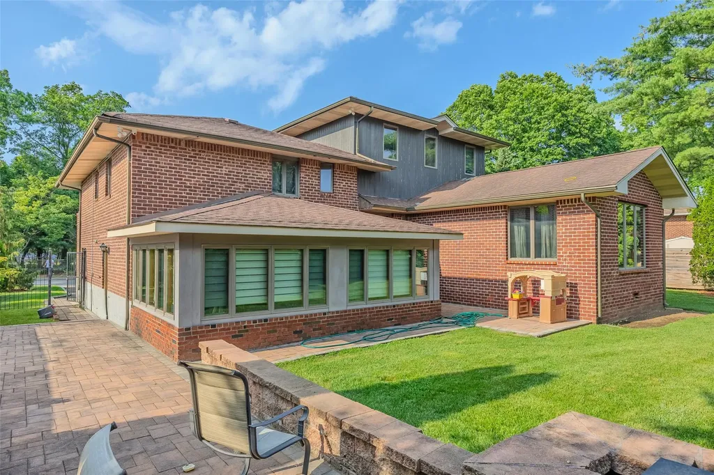 31 Morris Drive Syosset NY 11791