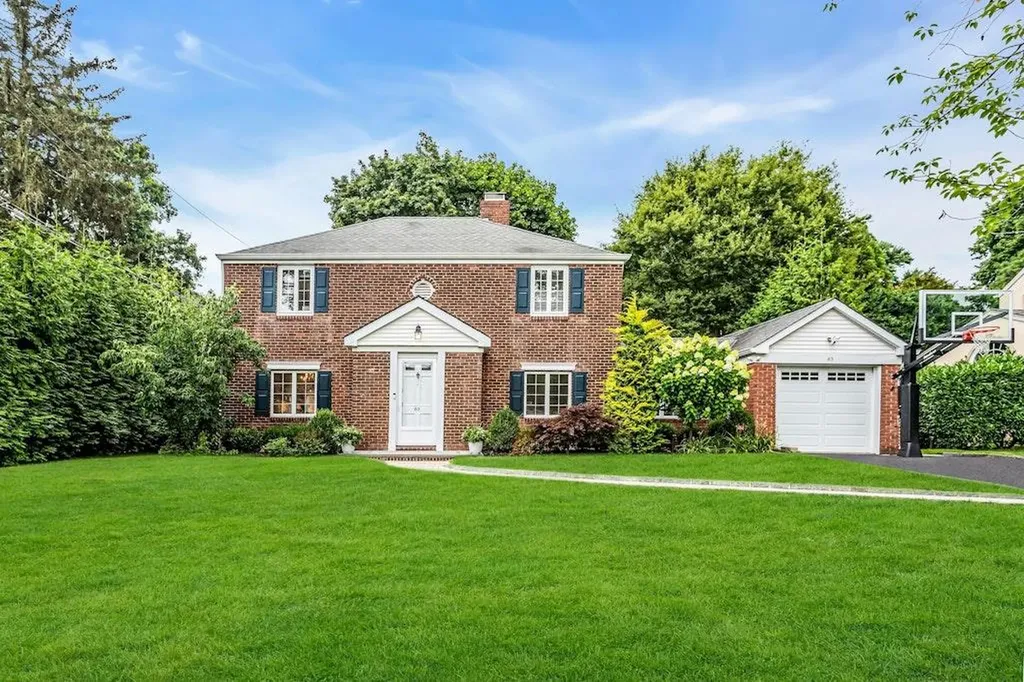 63 Hilltop Drive Manhasset NY 11030