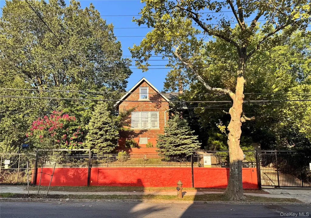 452 Howe Avenue Bronx NY 10473