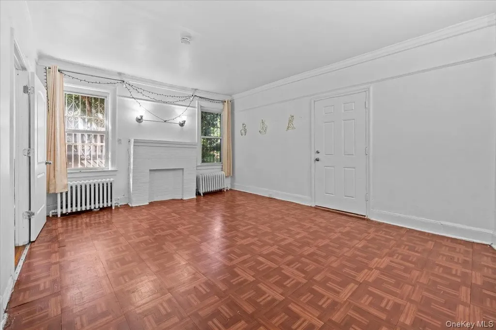 452 Howe Avenue Bronx NY 10473