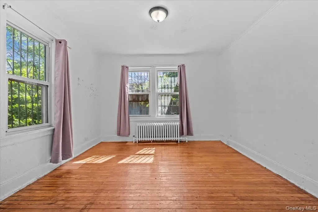452 Howe Avenue Bronx NY 10473