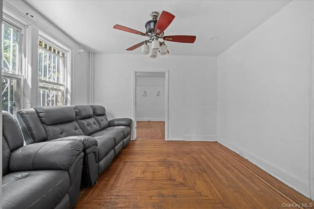 452 Howe Avenue Bronx NY 10473