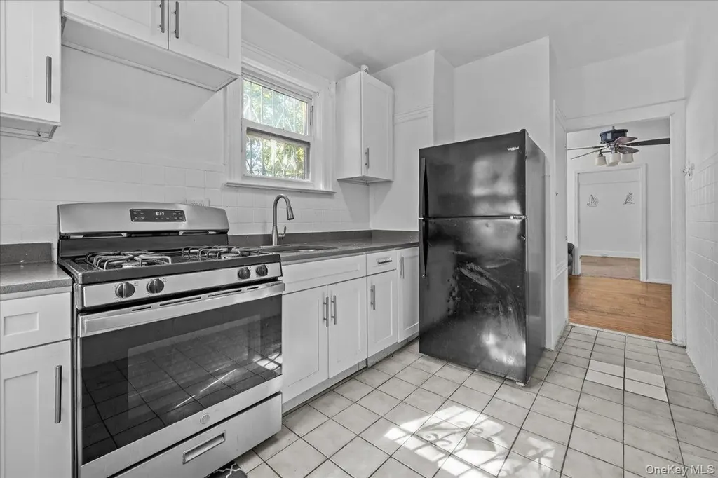 452 Howe Avenue Bronx NY 10473