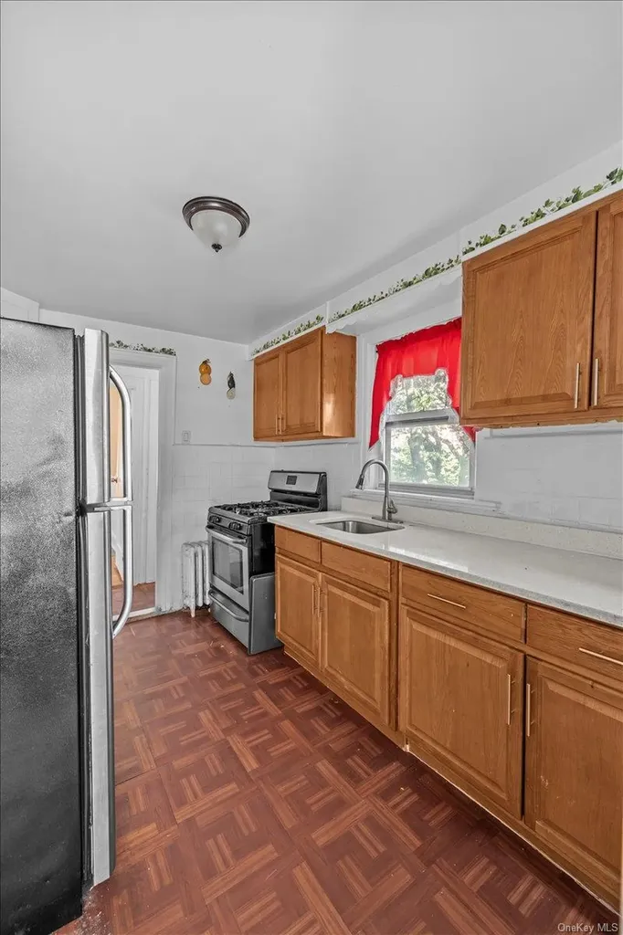452 Howe Avenue Bronx NY 10473