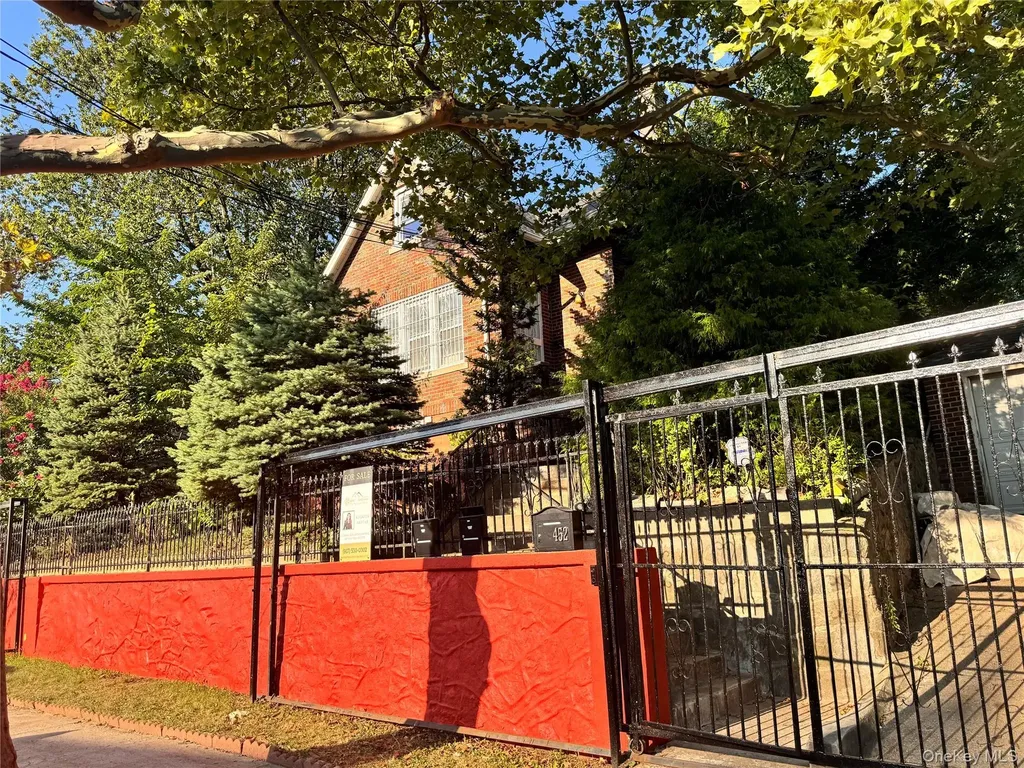452 Howe Avenue Bronx NY 10473