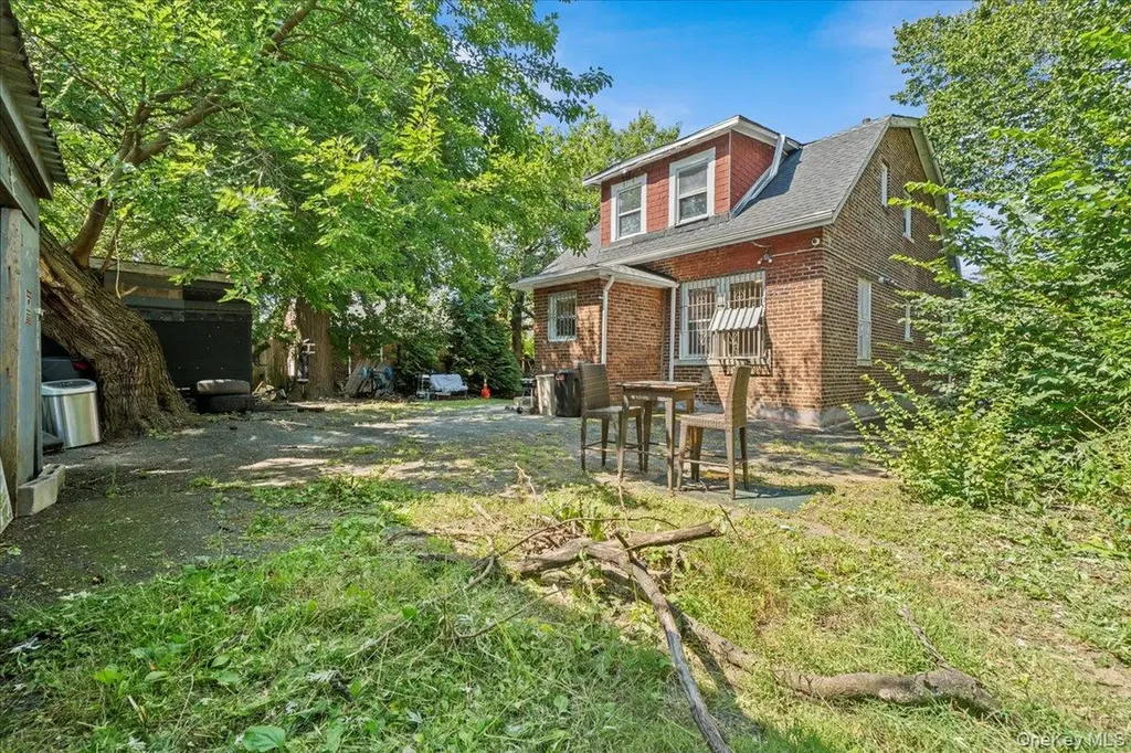 452 Howe Avenue Bronx NY 10473