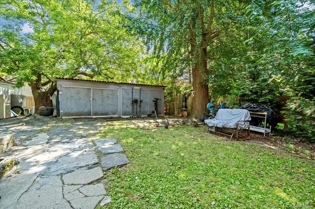 452 Howe Avenue Bronx NY 10473