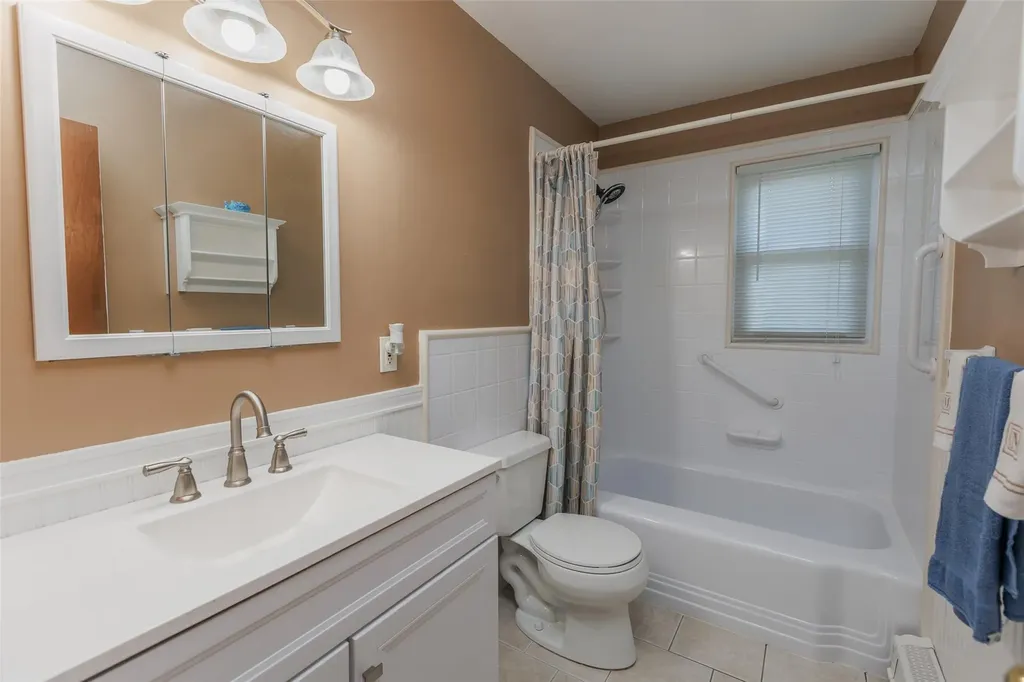 70 11th Avenue West Babylon NY 11704