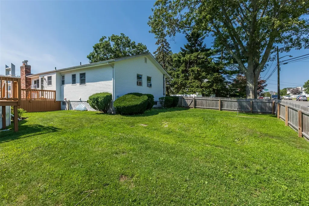 70 11th Avenue West Babylon NY 11704