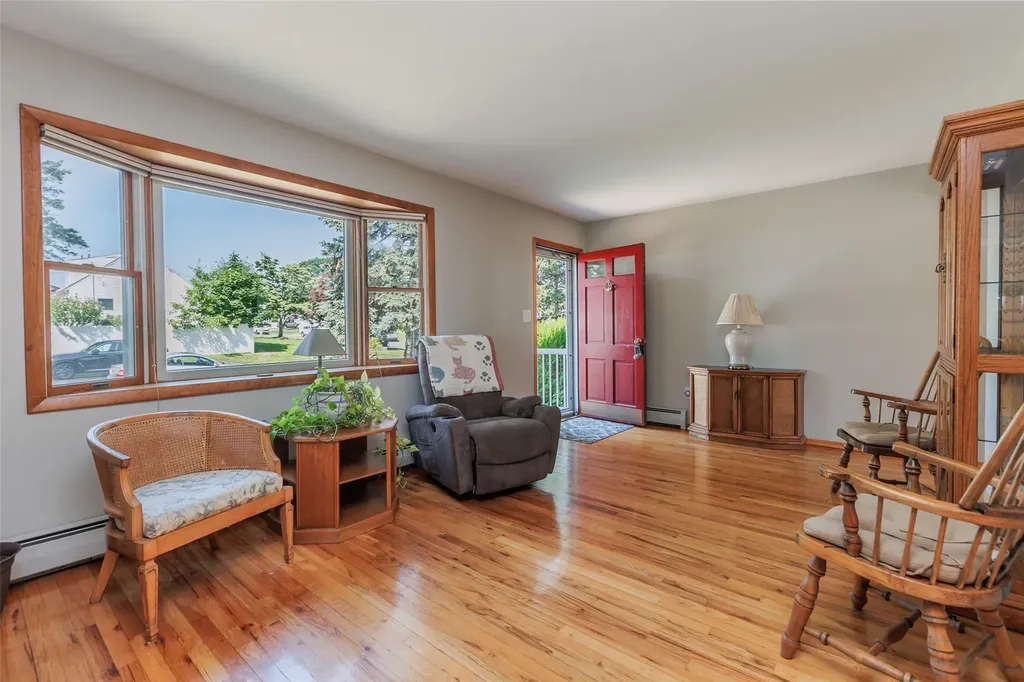 70 11th Avenue West Babylon NY 11704