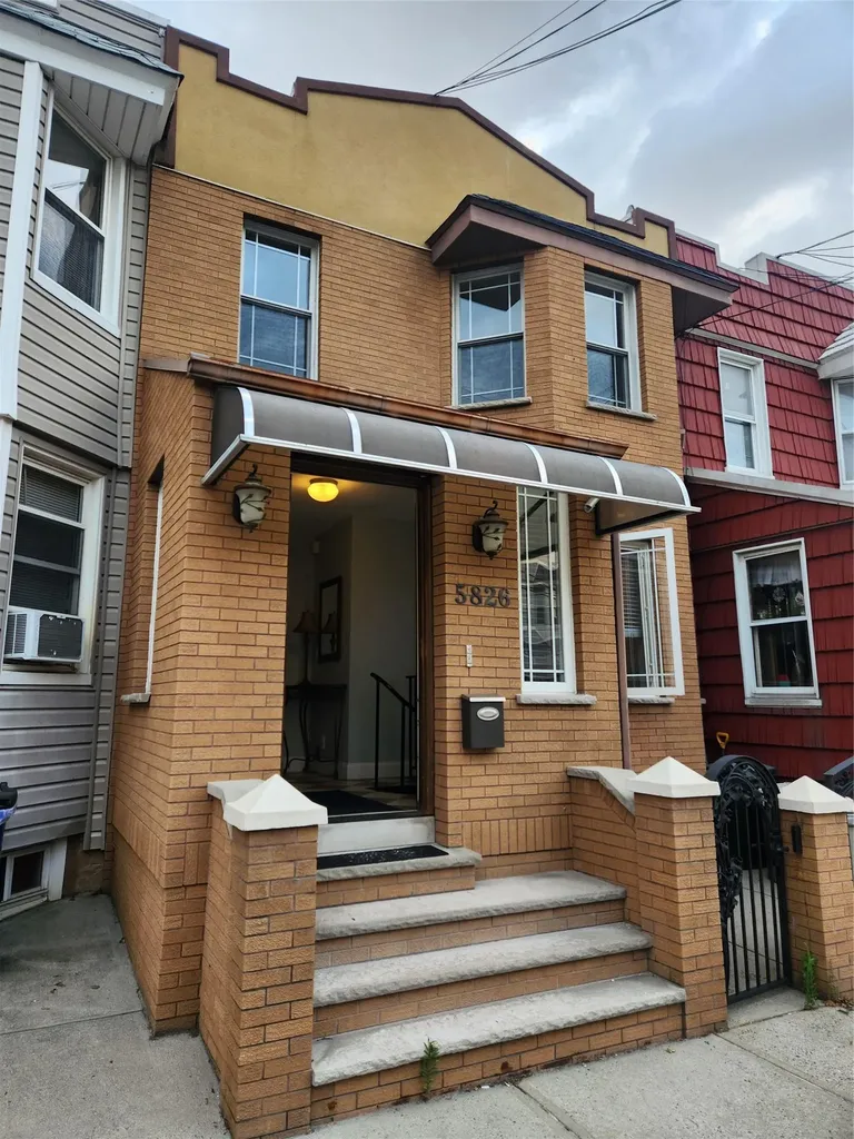 5826 60th Lane Maspeth NY 11378