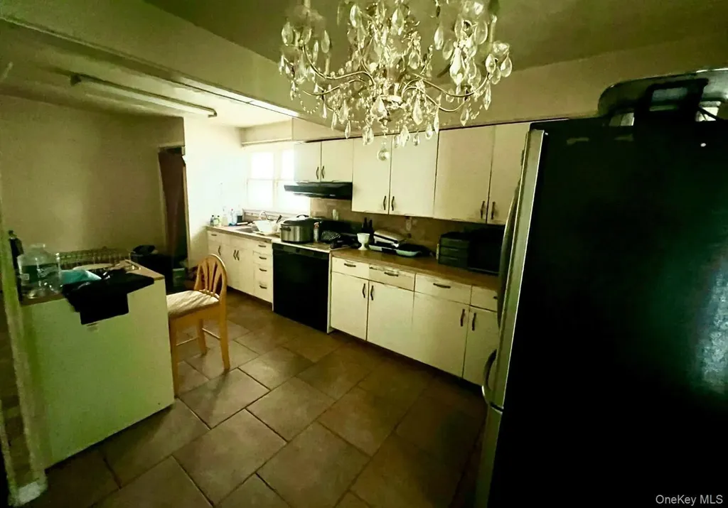 100 Maple Lane Medford NY 11763