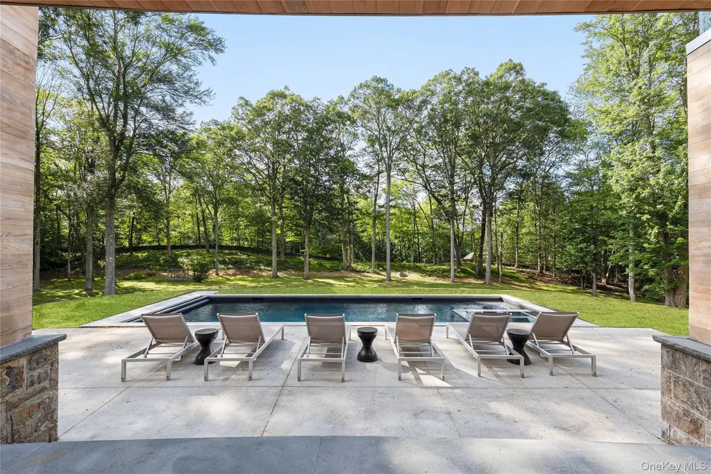 16 Col Sheldon Lane Pound Ridge NY 10576