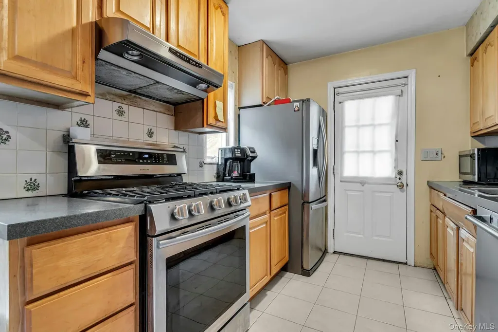 35 Willits Road Glen Cove NY 11542