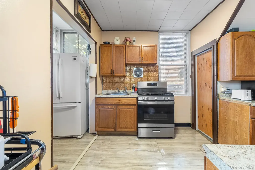 264 Woodworth Avenue Yonkers NY 10701