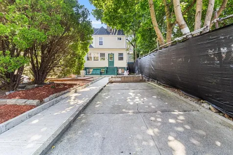 264 Woodworth Avenue Yonkers NY 10701