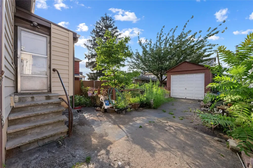 2121 Quimby Avenue Bronx NY 10473