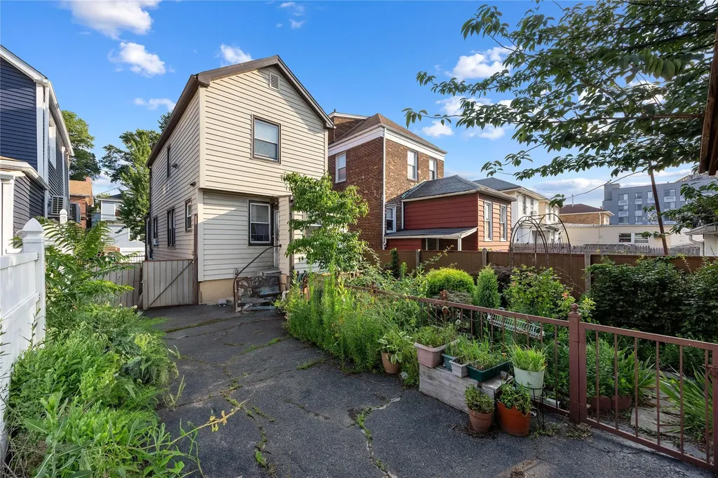 2121 Quimby Avenue Bronx NY 10473