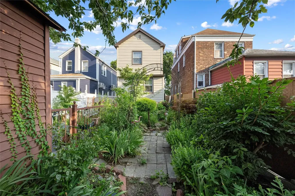 2121 Quimby Avenue Bronx NY 10473