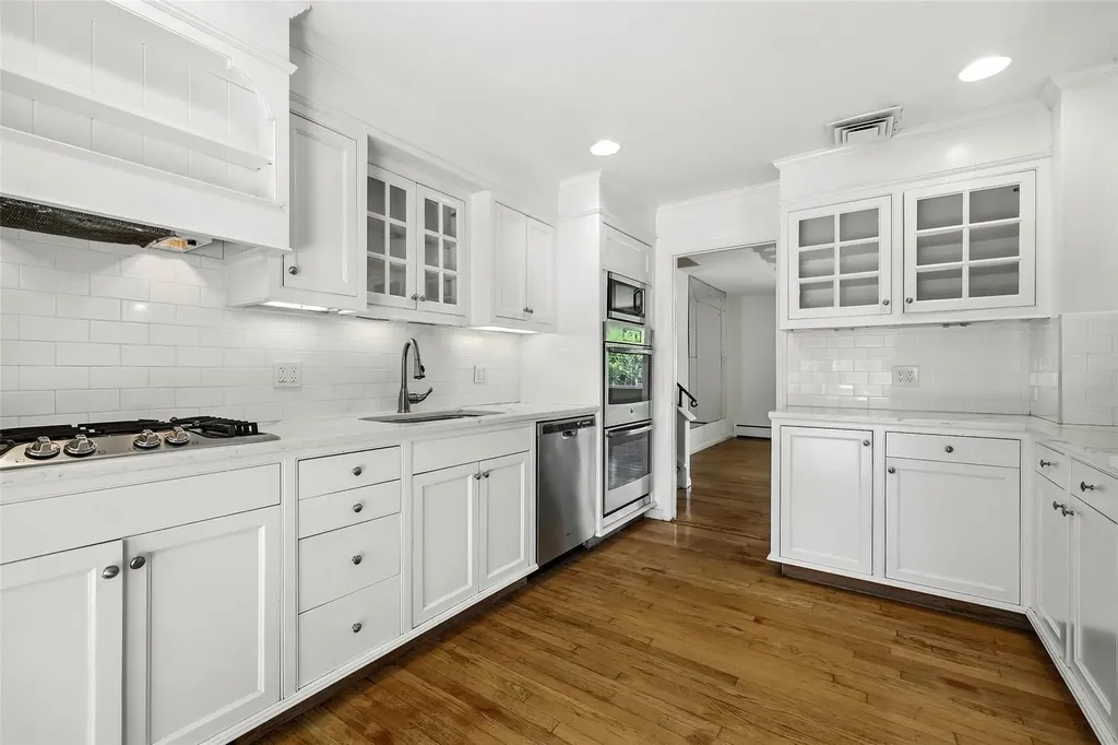 71 Apawamis Avenue Rye NY 10580