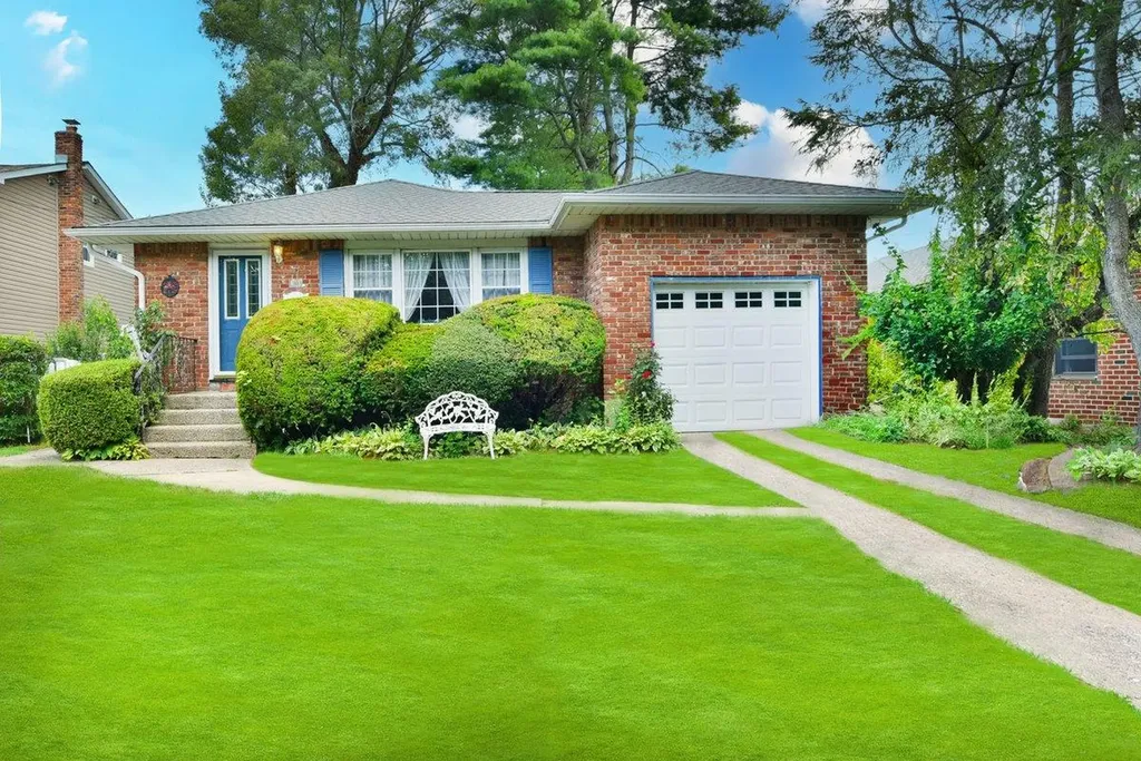 20 Devine Avenue Syosset NY 11791