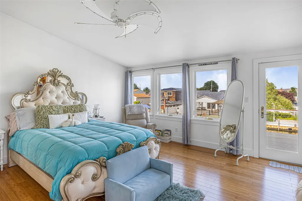 253 West Drive Copiague NY 11726