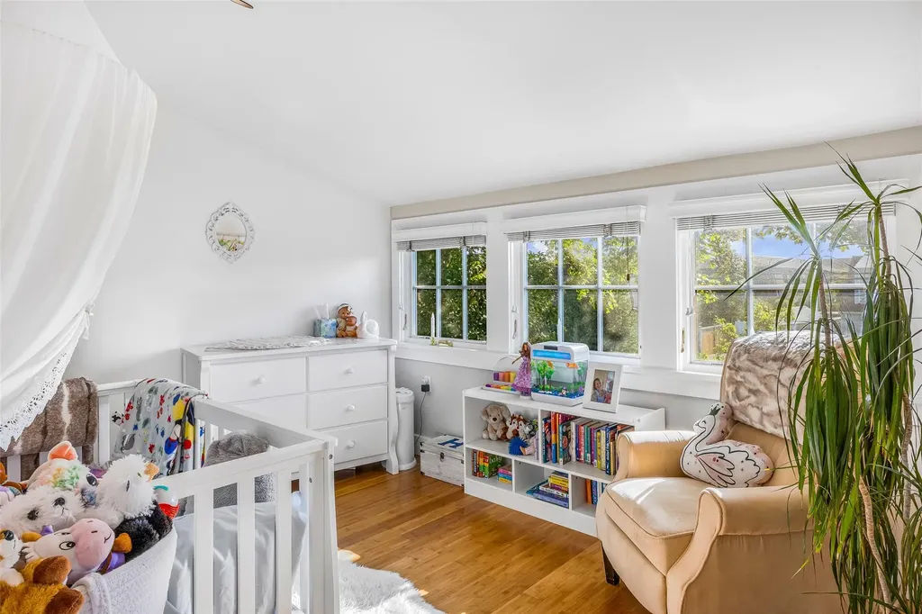 253 West Drive Copiague NY 11726