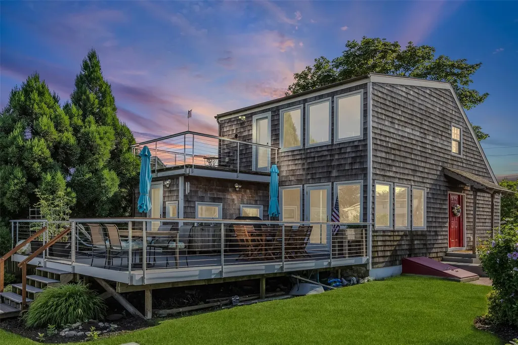 253 West Drive Copiague NY 11726